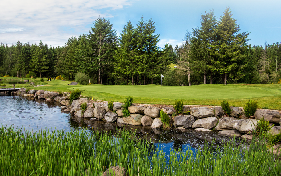 Trophy Lake Golf & Casting Seattle Golf Courses